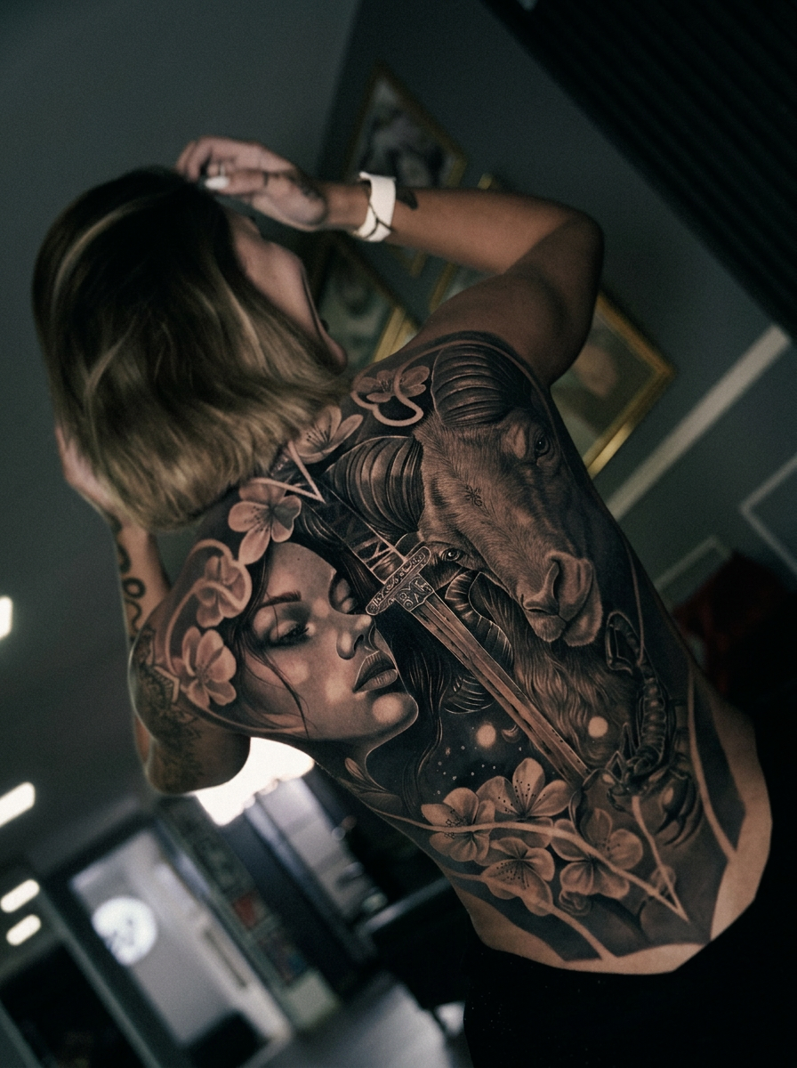 Large scale hyper realism tattoo